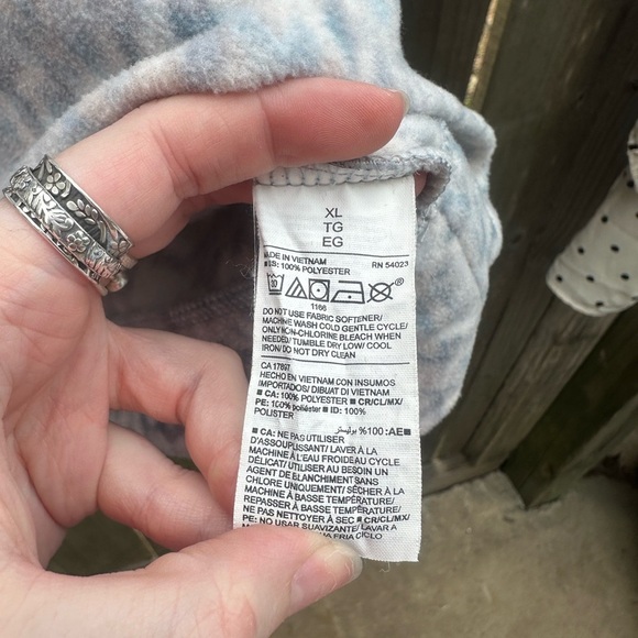 Old Navy Active Cropped Microfleece Aminal Print Funnel Neck Pullover Sweatshirt - Picture 6 of 10